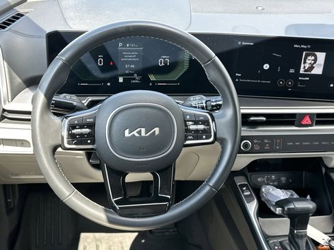 Used 2024 Kia Sorento S FWD image 26