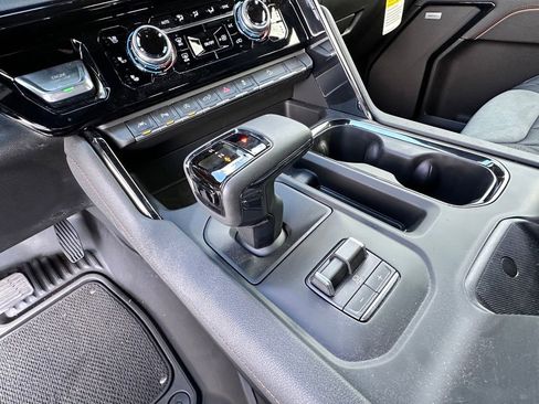 New 2026 GMC Sierra 1500 AT4 w/ AT4 Premium Package AWD/4WD image 30