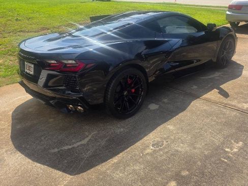 Used 2021 Chevrolet Corvette Stingray Coupe w/ Chrome Exterior Badge Package RWD image 2