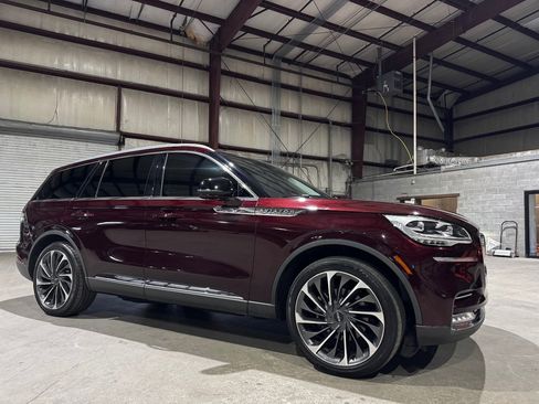 Used 2020 Lincoln Aviator Reserve w/ Equipment Group 202A image 3