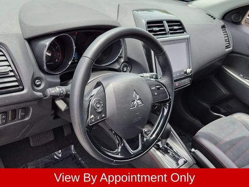 Used 2025 Mitsubishi Outlander Sport SE AWD/4WD image 14