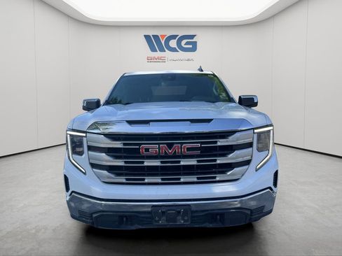 Used 2022 GMC Sierra 1500 SLE AWD/4WD image 2