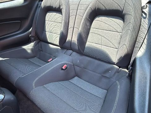 Used 2016 Ford Mustang Coupe RWD image 23