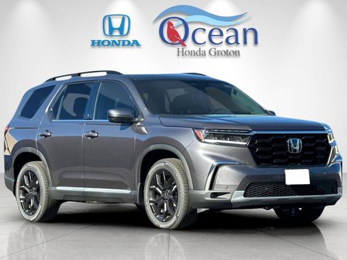 New 2025 Honda Pilot Touring image 7