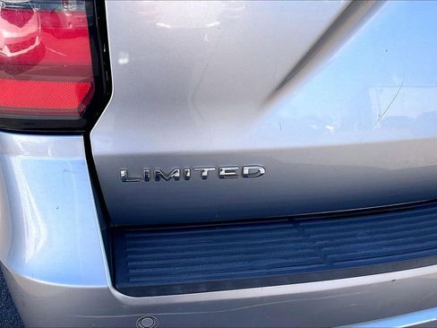 Used 2020 Ford Expedition Max Limited w/ Equipment Group 301A image 4