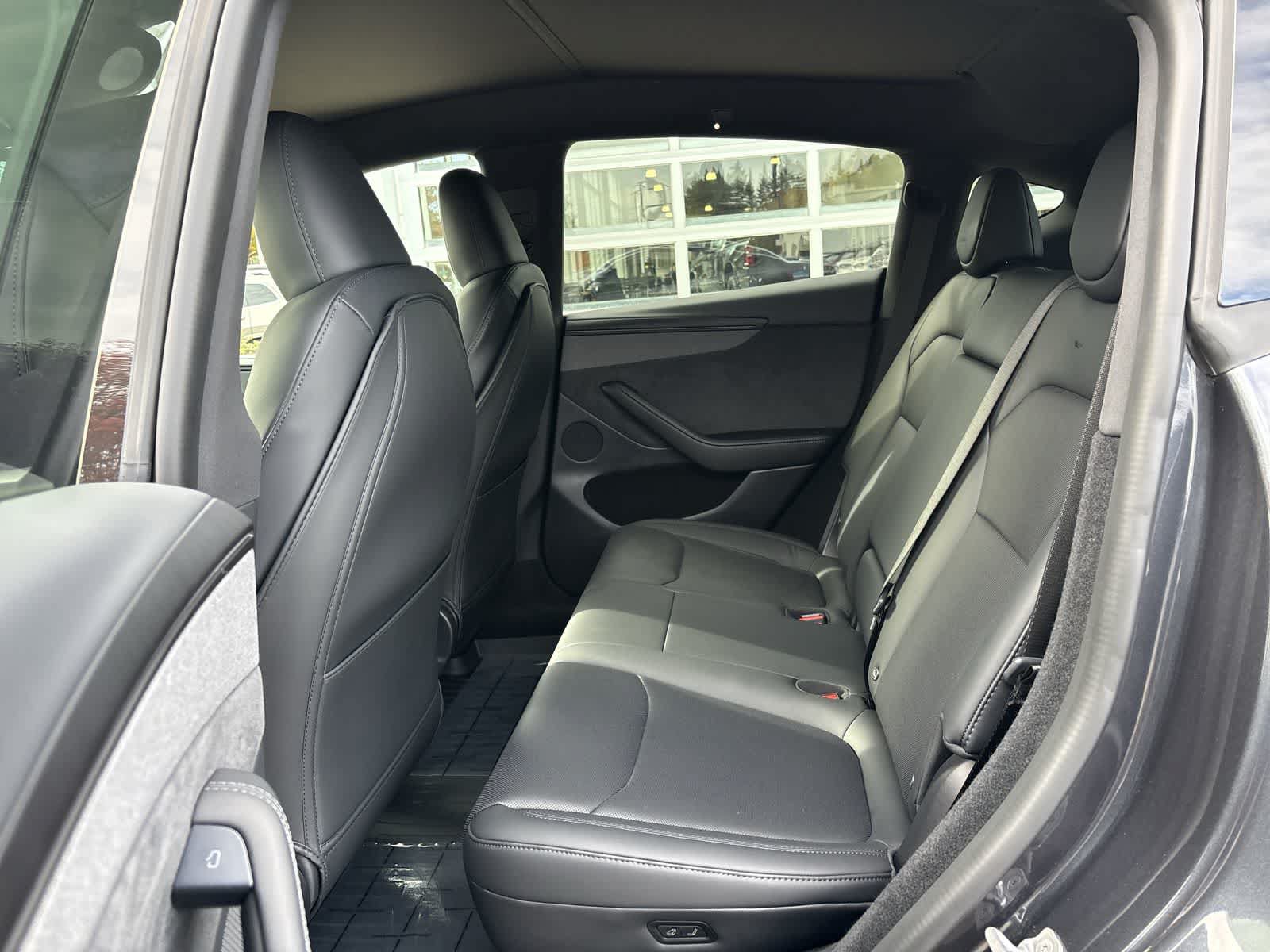 Used 2026 Tesla Model Y AWD image 9