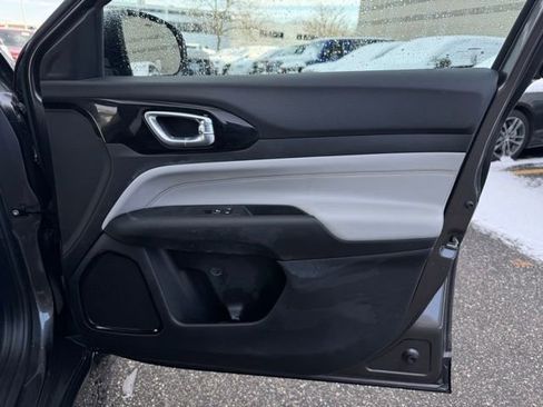 Used 2023 Jeep Compass Limited w/ Mopar Graphics Package image 14