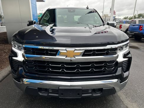 Used 2023 Chevrolet Silverado 1500 LT AWD/4WD image 2