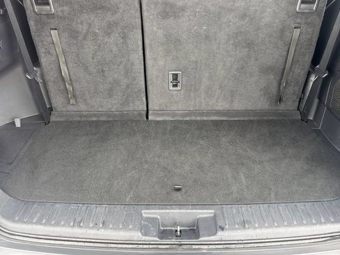 Used 2024 Toyota Highlander LE FWD image 18