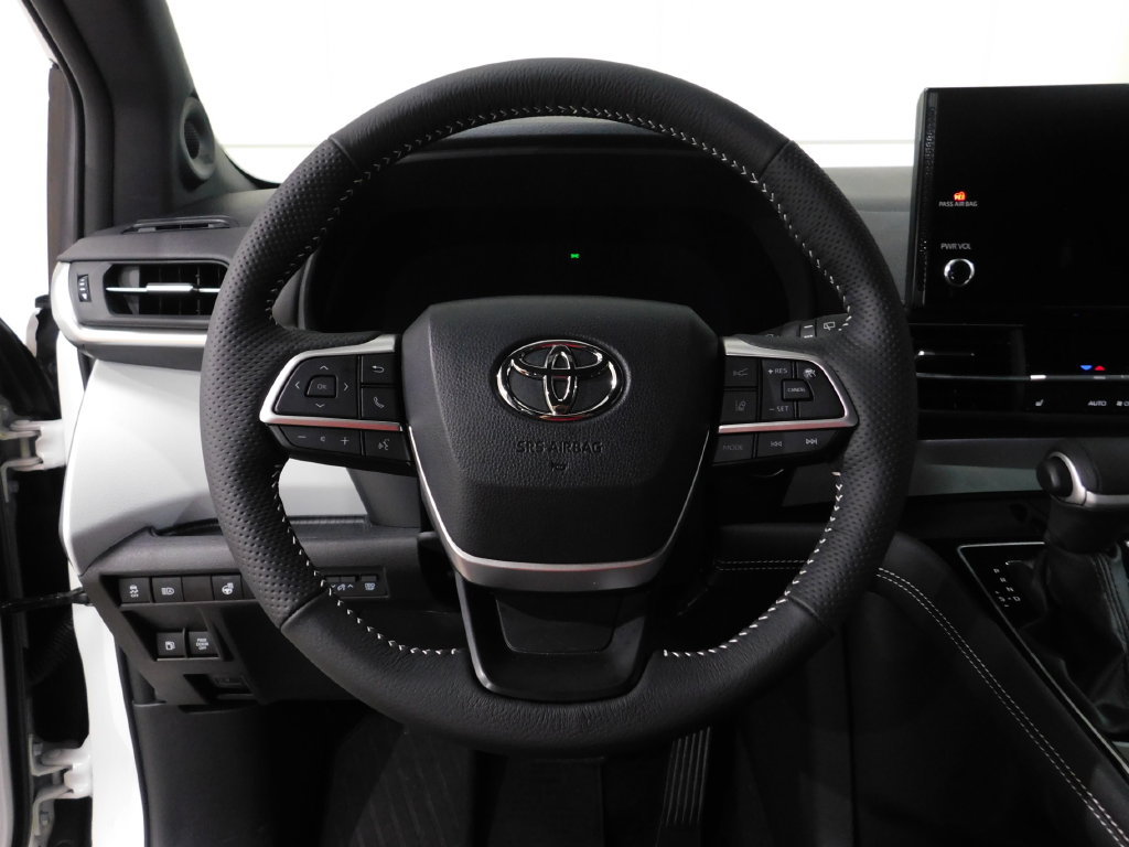 Used 2026 Toyota Sienna XSE AWD/4WD image 32