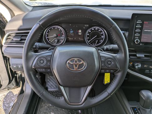 Used 2023 Toyota Camry SE image 9