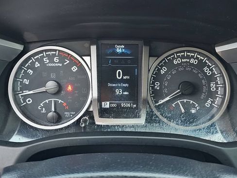 Used 2022 Toyota Tacoma SR5 w/ Technology Package RWD image 19