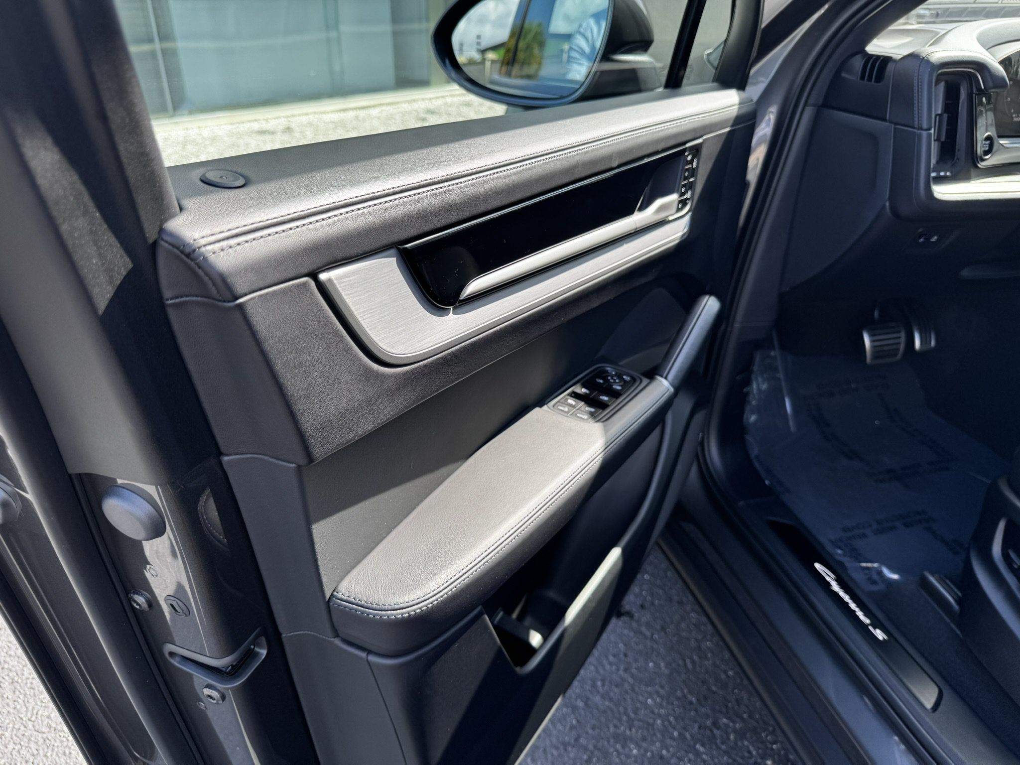 Certified 2024 Porsche Cayenne S AWD/4WD image 20