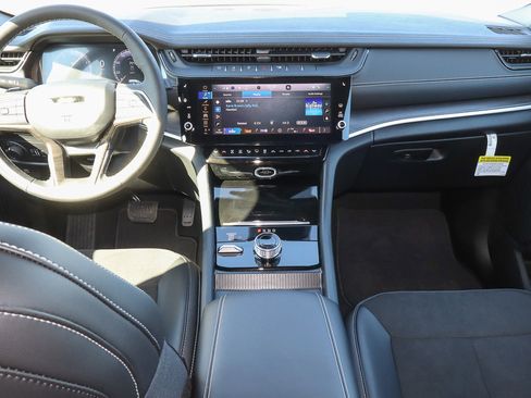 New 2026 Jeep Grand Cherokee Altitude AWD/4WD image 16