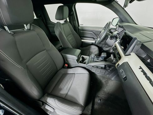 Used 2024 Toyota Tacoma TRD Off-Road image 30