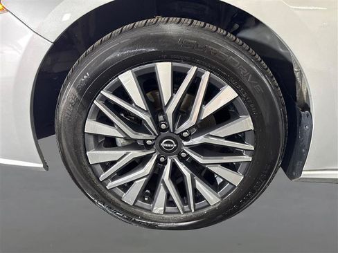 Used 2024 Nissan Altima 2.5 SV FWD image 22