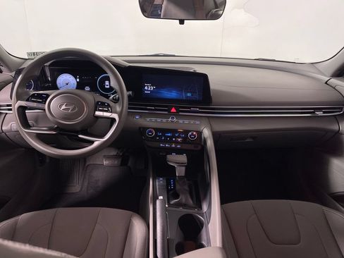 Certified 2024 Hyundai Elantra SEL FWD image 15