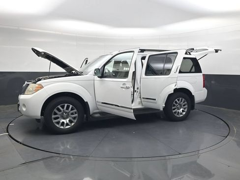 Used 2010 Nissan Pathfinder LE w/ Navigation Pkg AWD/4WD image 51