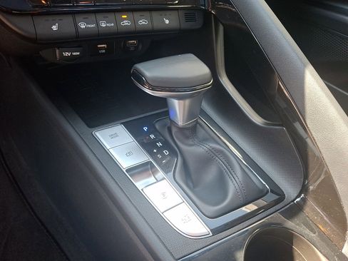 Certified 2023 Hyundai Elantra Limited image 16