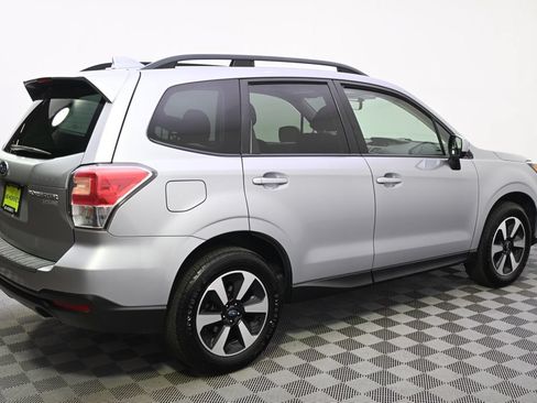 Used 2017 Subaru Forester 2.5i Premium w/ Popular Package #2A AWD/4WD image 7