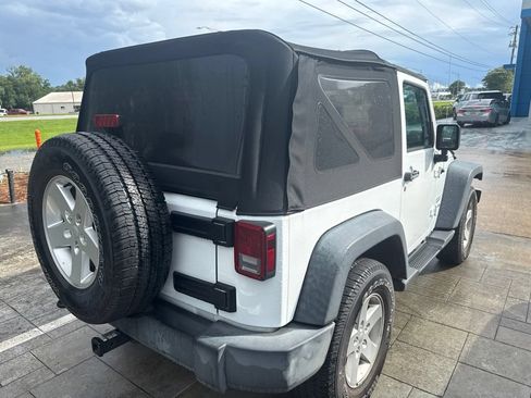 Used 2018 Jeep Wrangler Sport AWD/4WD image 8