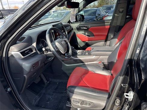 Used 2022 Toyota Highlander XSE image 14