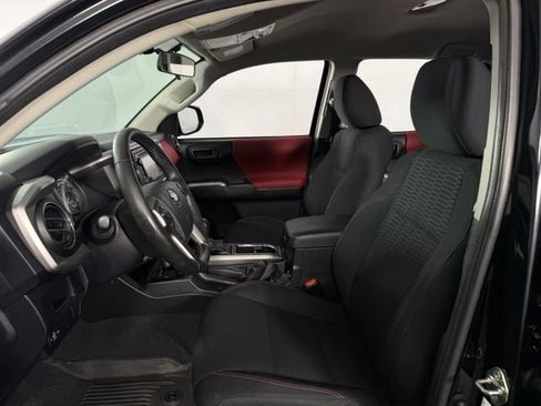 Used 2016 Toyota Tacoma SR5 w/ Towing Package RWD image 14