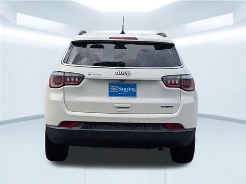 Used 2018 Jeep Compass Latitude w/ Popular Equipment Group FWD image 5