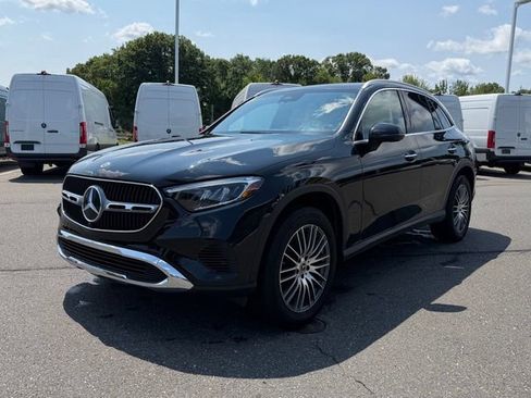 Used 2024 Mercedes-Benz GLC 300 4MATIC image 1
