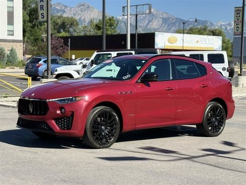 Used 2020 Maserati Levante GranSport AWD/4WD image 3