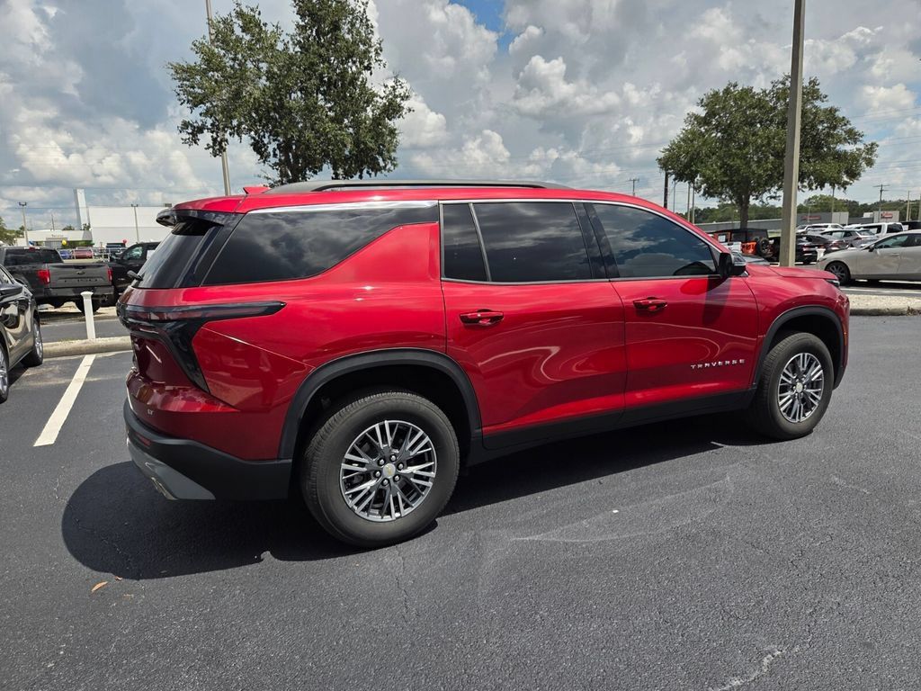 Used 2024 Chevrolet Traverse LT w/ Trailering Package AWD/4WD image 15