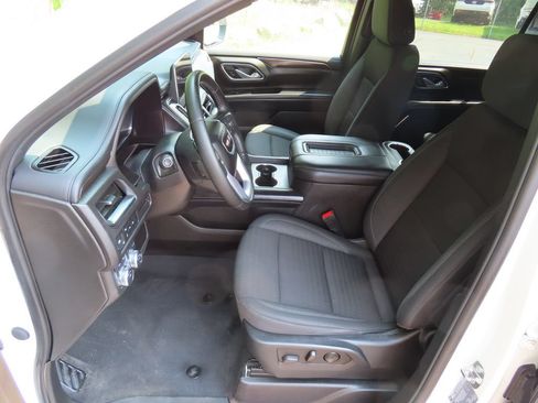 Used 2024 GMC Yukon XL SLE AWD/4WD image 14