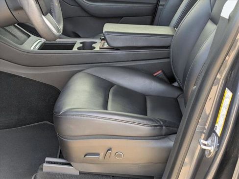 Used 2022 Tesla Model Y Long Range image 17