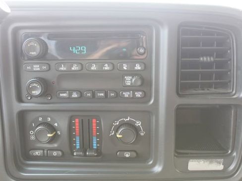 Used 2006 GMC Sierra 2500 SLE w/ Heavy-Duty Power Package image 17