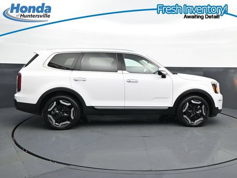 Used 2025 Kia Telluride S FWD image 11