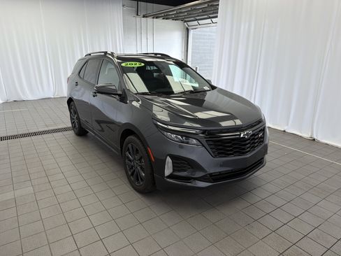 Used 2022 Chevrolet Equinox RS w/ RS Leather Package FWD image 3