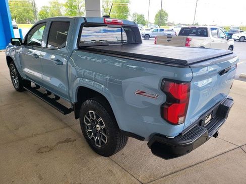 Used 2025 Chevrolet Colorado Z71 w/ Technology Package AWD/4WD image 18