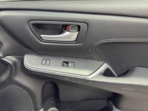 Used 2015 Toyota Camry XLE FWD image 13