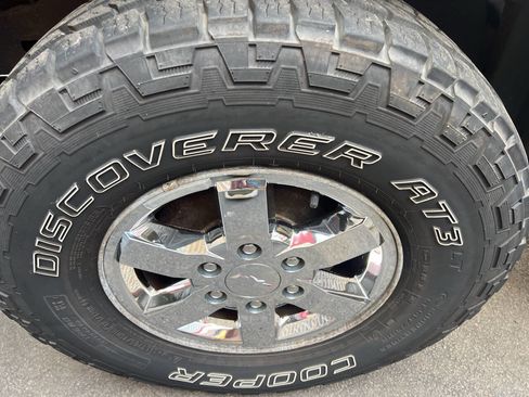 Used 2010 Chevrolet Colorado LT AWD/4WD image 10