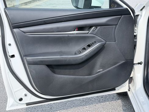 Used 2022 MAZDA MAZDA3 s FWD image 25