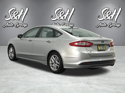Used 2014 Ford Fusion SE FWD image 18
