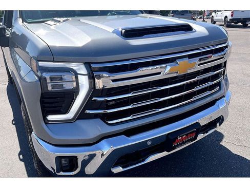Used 2024 Chevrolet Silverado 3500 LTZ w/ LTZ Convenience Package AWD/4WD image 32