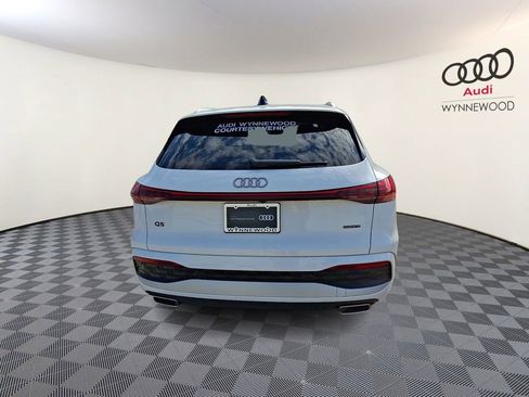 Certified 2025 Audi Q5 Premium w/ Convenience Package image 5
