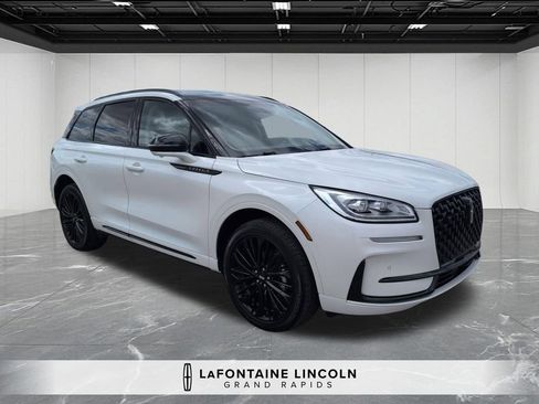 Used 2024 Lincoln Corsair Reserve w/ Equipment Group 201A AWD/4WD image 7
