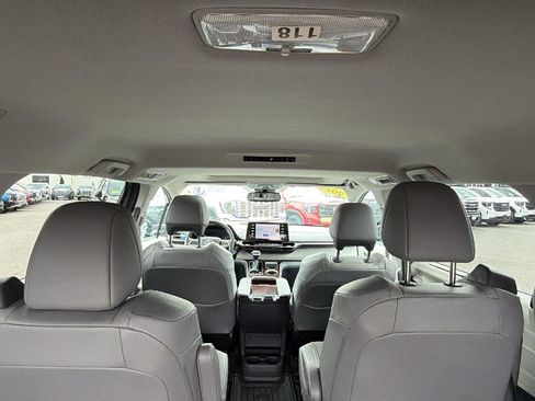 Used 2024 Toyota Sienna XLE w/ XLE Plus Package AWD/4WD image 43