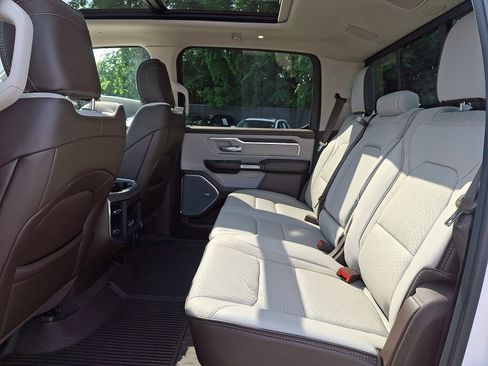 Used 2025 RAM 1500 Laramie AWD/4WD image 10
