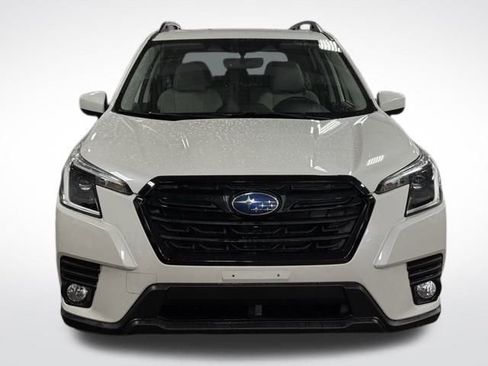 Used 2023 Subaru Forester Premium image 3