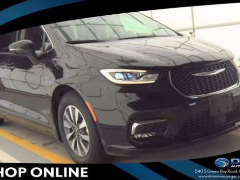 Used 2023 Chrysler Pacifica Touring-L FWD image 1
