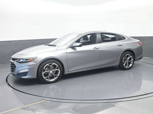 Used 2024 Chevrolet Malibu LT FWD image 2