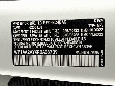Certified 2024 Porsche Cayenne AWD/4WD image 12